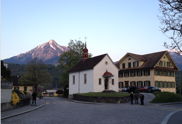 Alpnach Dorf, Schlosshof, Bahnhofstrasse 8 Alpnach Dorf, Schlosshof, Bahnhofstrasse 8